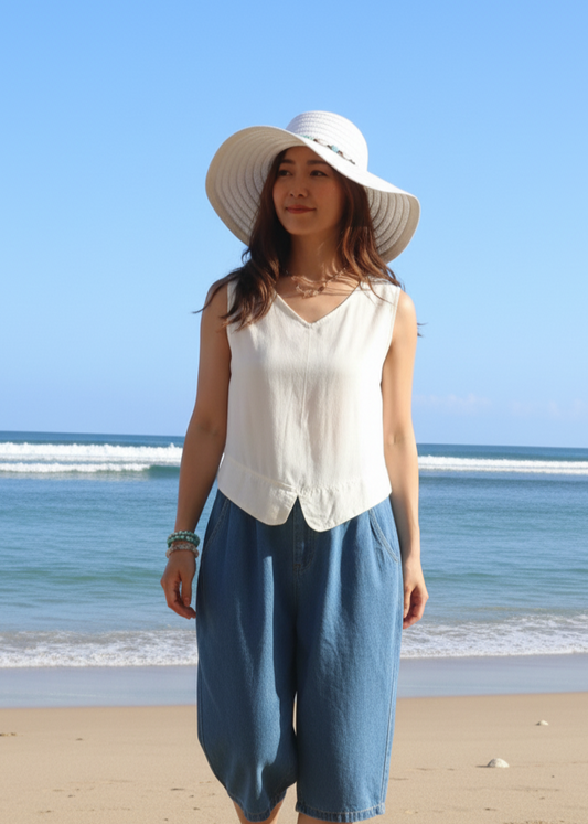 Moku Women's Top w/ Buttoned Back